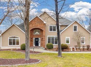 8 W Ridge Dr, Rocky Hill, CT 06067