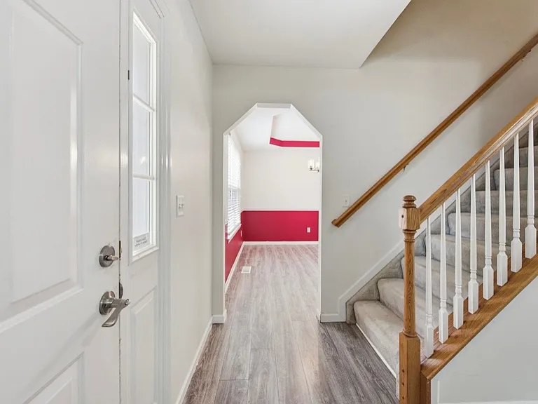 7649 Tollgate Ct — Photo 5