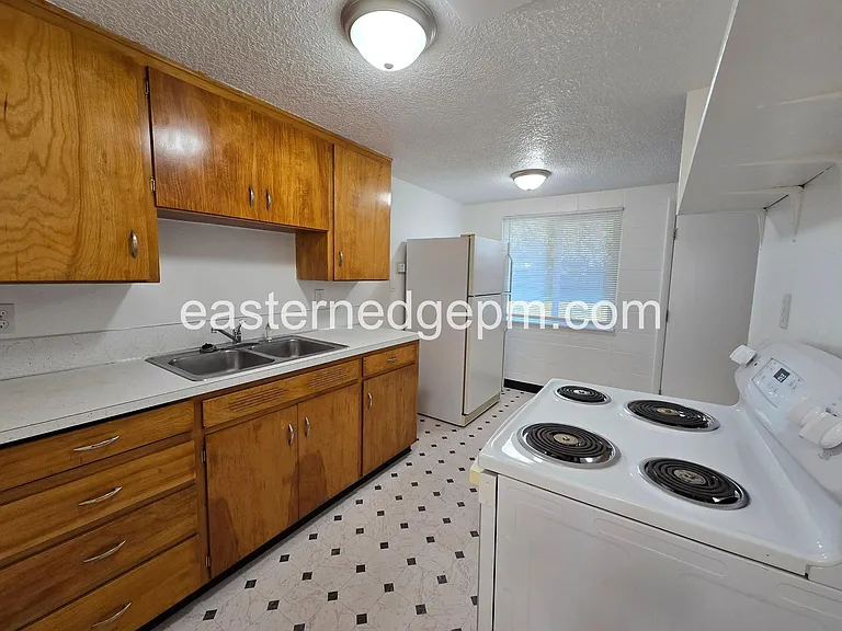 98 NW 10th St — Photo 10