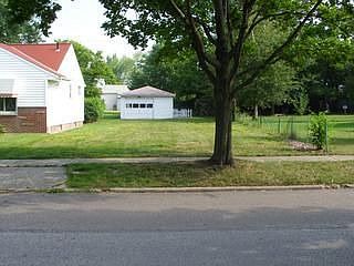 2nd image of 83 Henry St