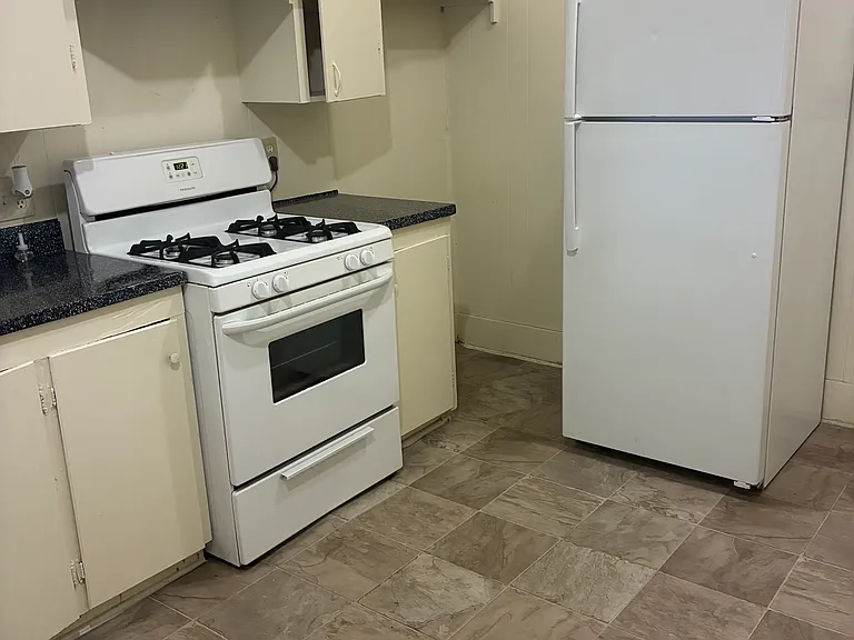 326 S Zunis Ave — Photo 10