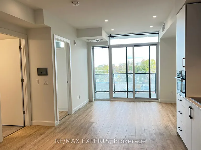 403 King St W #741 — Photo 8