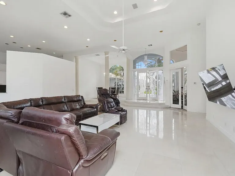 1716 NW 124th Way — Photo 34