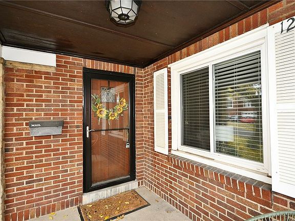 2nd image of 127/129 Academy Ave