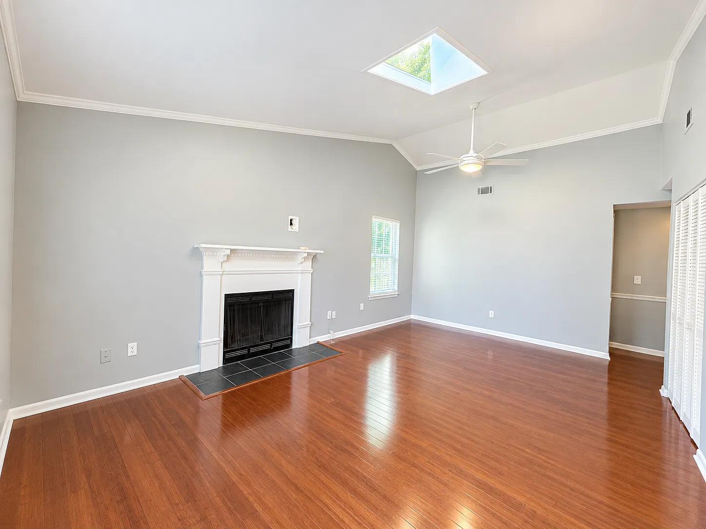 3 bed, 1103 sqft, $3,500 — Photo 4