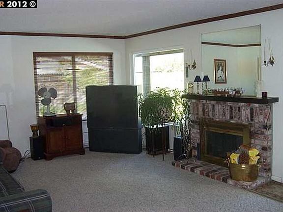 4th image of 2616 Bridle Ln