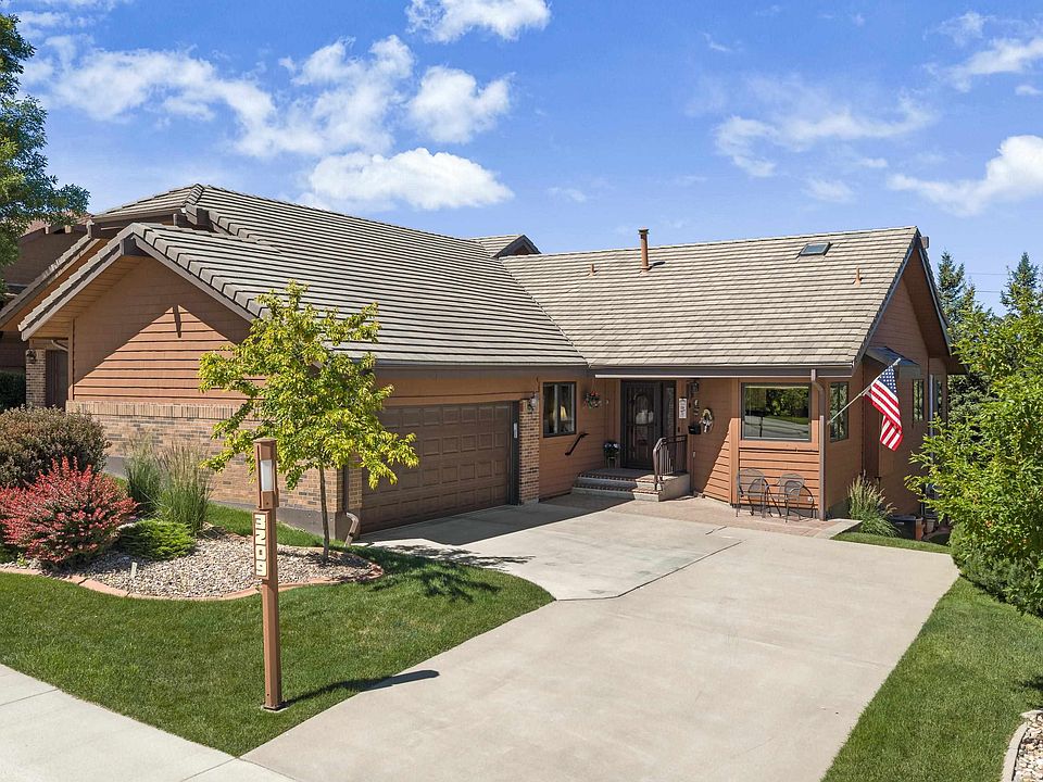 1st image of 3209 Broadmoor Dr