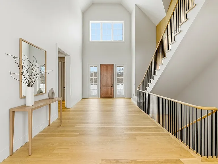 120 Halsey Ln — Photo 4