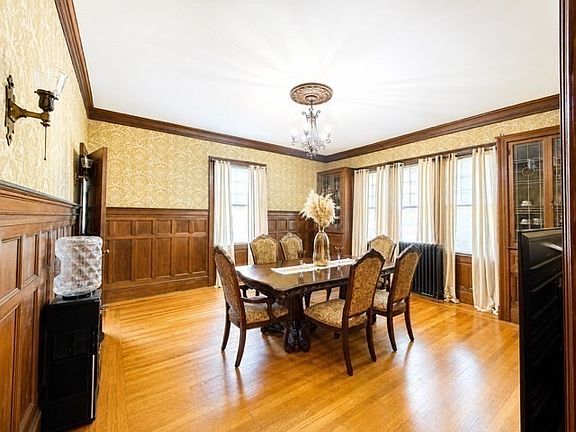4th image of 86 Bowdoin St