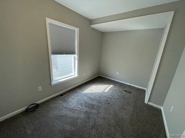 429 E Hayes Ave — Photo 10