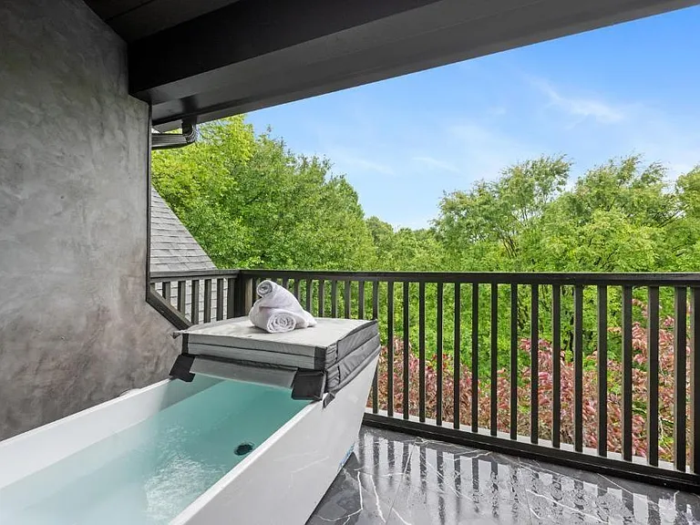 349 N Highland Ave NE #MH — Photo 63