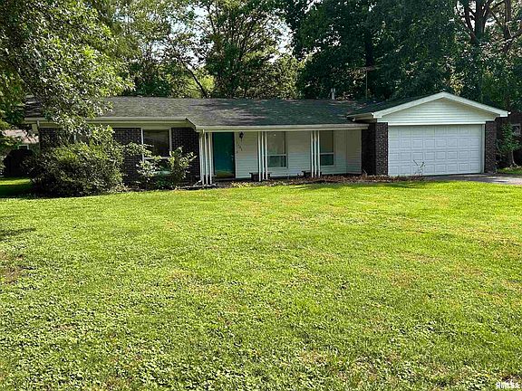 3rd image of 3103 W Woodlawn Pl