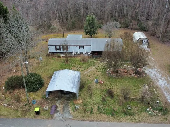 342 Lanecrest Dr, Cana, VA 24317