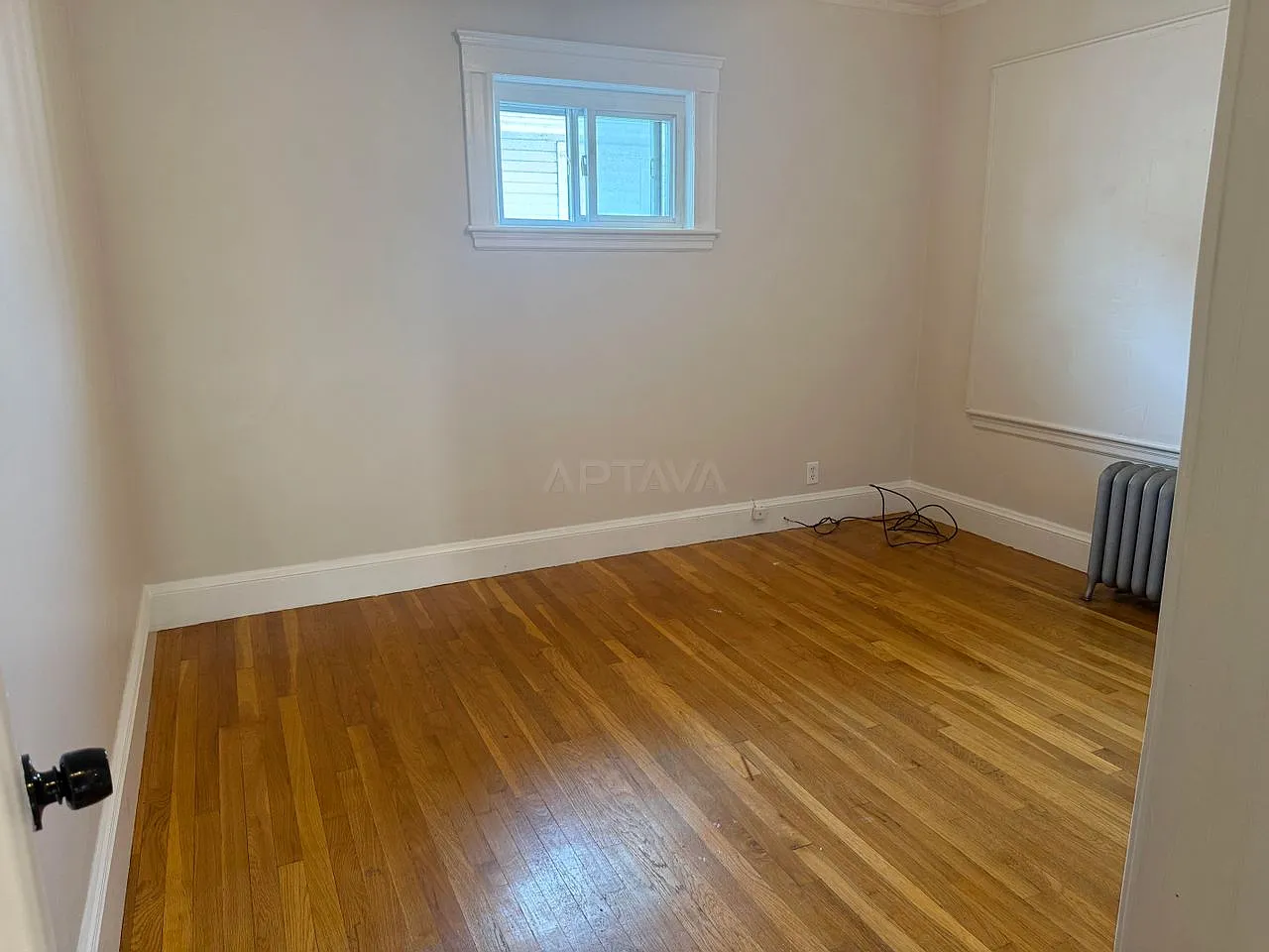 Ball Square area, 3 bedroom, 1 bathroom apartment — Photo 2