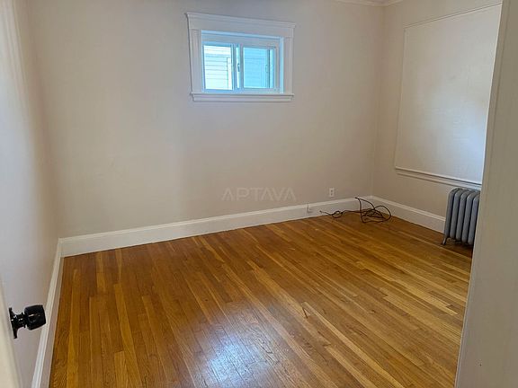 5th image of 272 Willis Ave #2