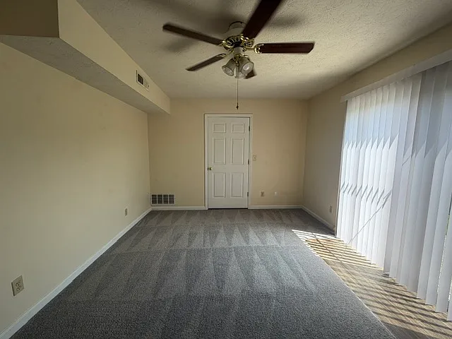Sleepy Hollow Townhomes — Photo 40