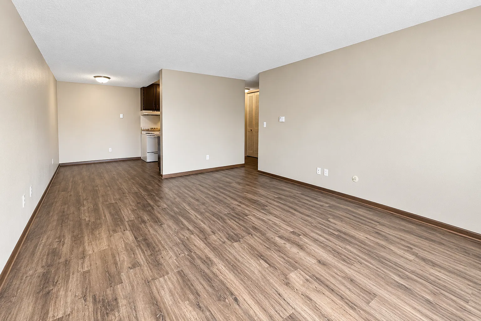 1 bed, $949 — Photo 3
