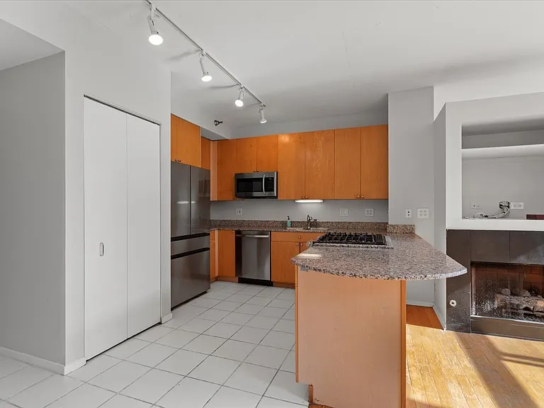 701 S Wells St #803 — Photo 3