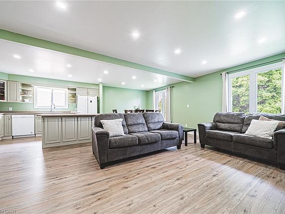4th image of 27 Ludlow Cres