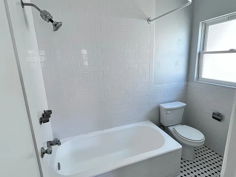 2050 Dracena Dr. — Photo 17