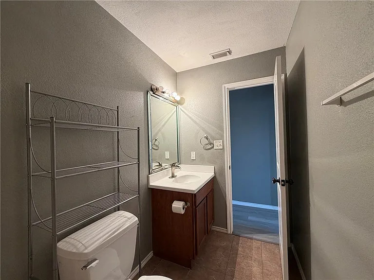 5509 Candace St — Photo 37