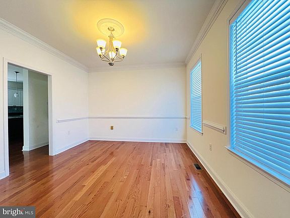 3rd image of 20 Lippitt Rd