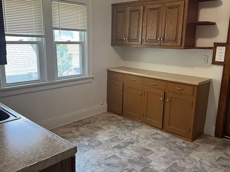 1811 E Menlo Blvd #2 — Photo 16