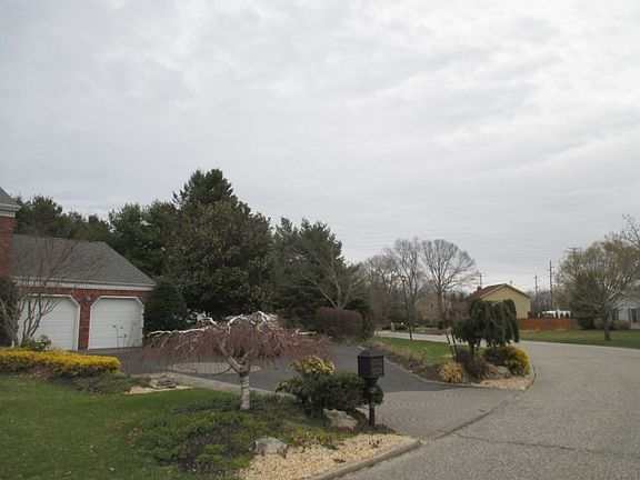 2nd image of 29 Vineyard Way