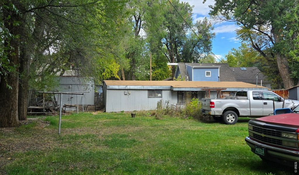 2708 Laporte Ave