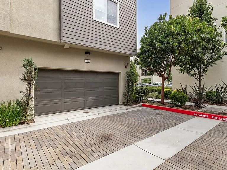 1426 Seawind Dr — Photo 44