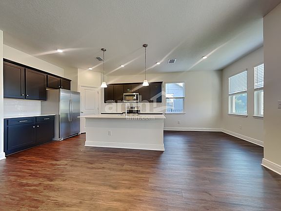 5th image of 27640 Saint Andrews Ave