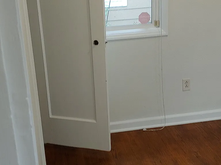 1002 N Watts St — Photo 22