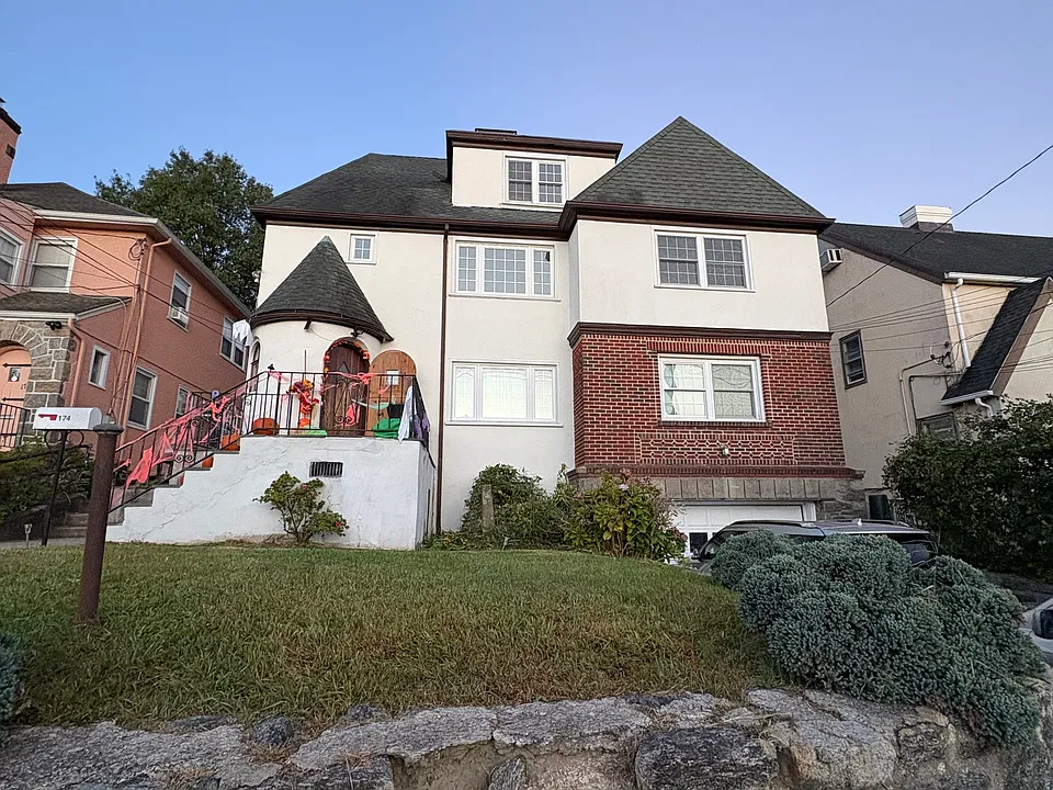 174 Fairview Ave #2