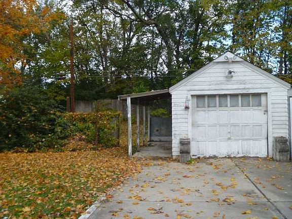 3rd image of 3786 Creston Dr