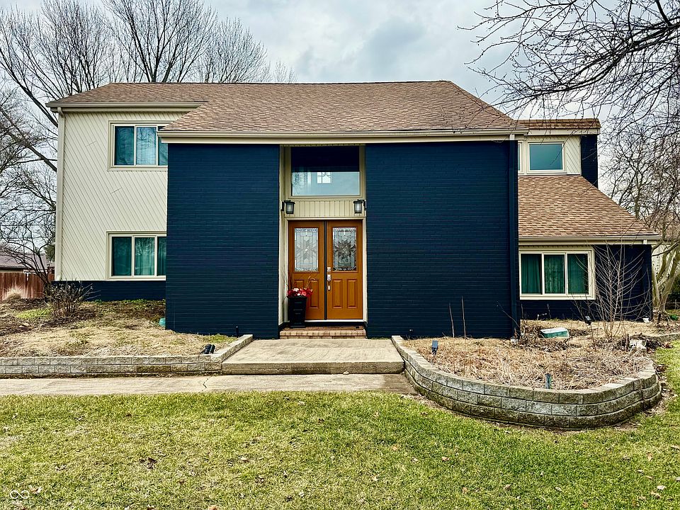 1st image of 560 Sir Lancelot Dr