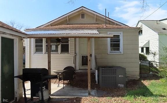 4th image of 2532 Ballentine Blvd