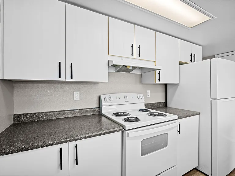 Gateway Crossing Apartments — Photo 34