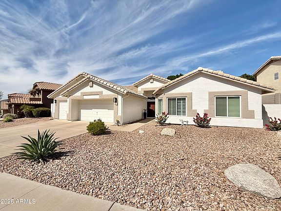 2nd image of 208 E SOUTH FORK Drive