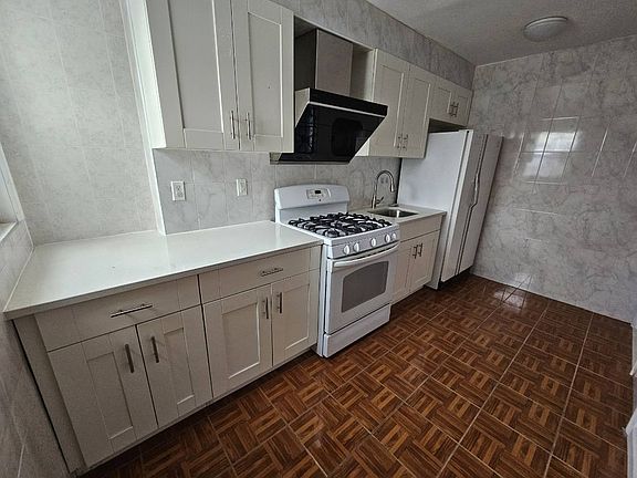 2nd image of 7645 167th St