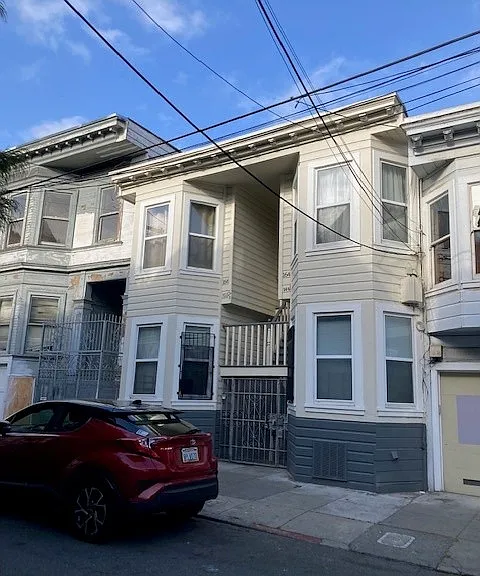 164 Lexington St #2 — Photo 17