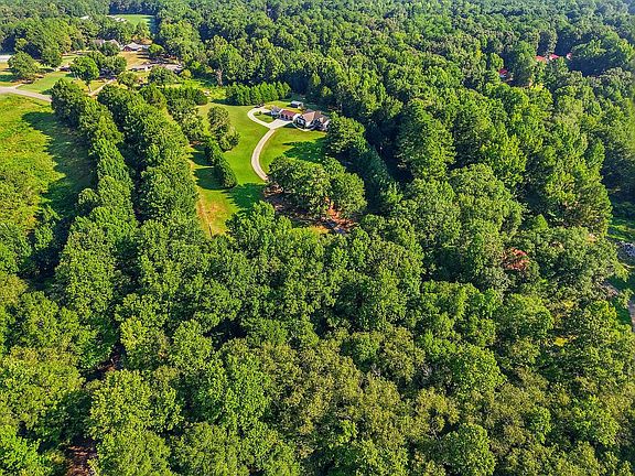 5th image of 1030 Golf Course Rd