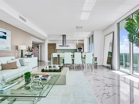 3rd image of 330 NE Sunny Isles Blvd #2501