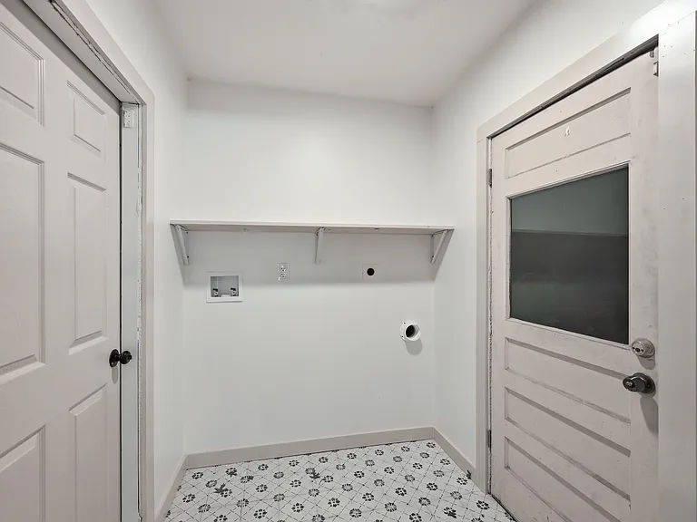 426 Zephyr Dr — Photo 33