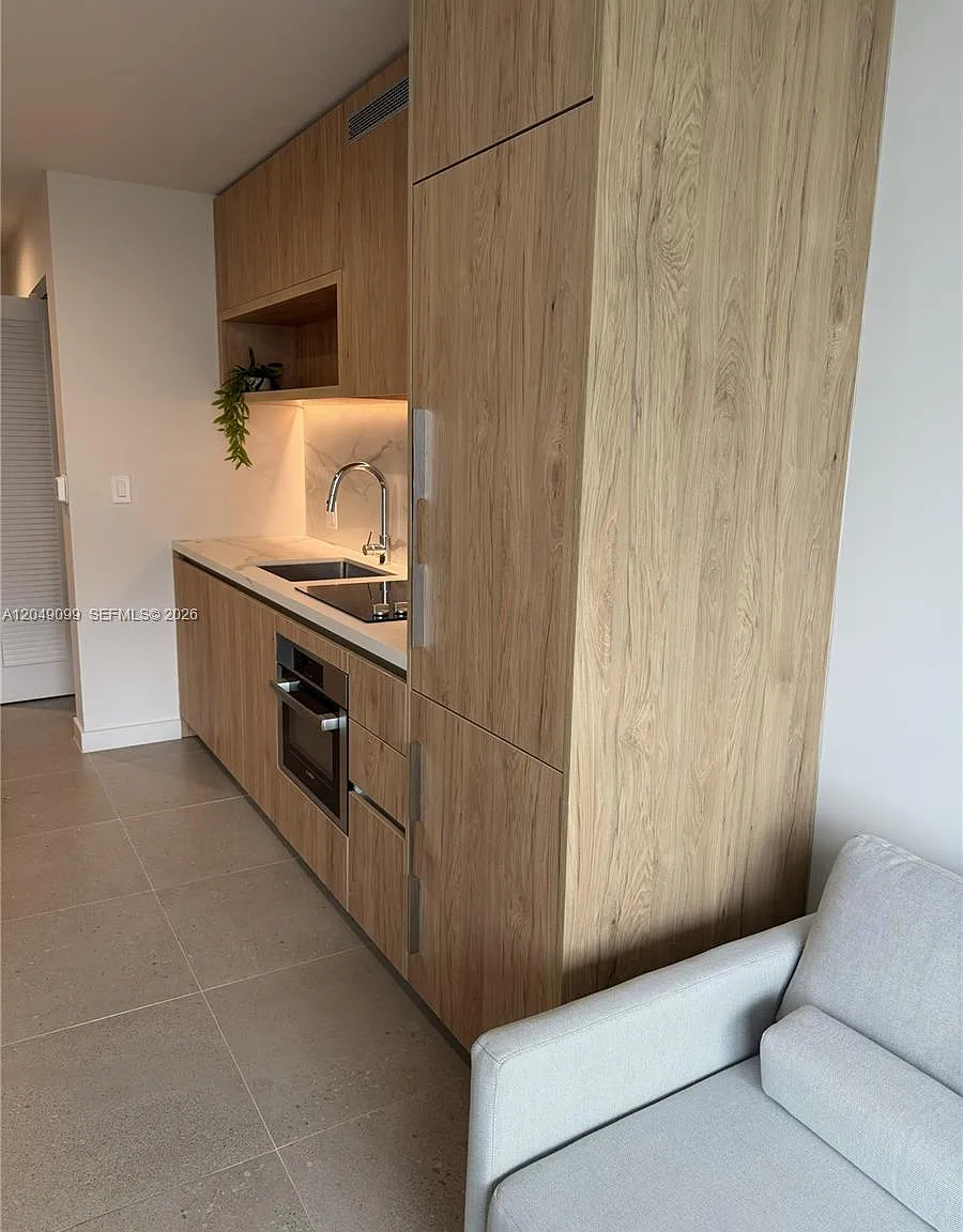 Studio, 1.0 bath, 344 sqft, $2,500 — Photo 3