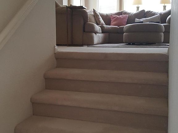 Landing, final steps to the unit