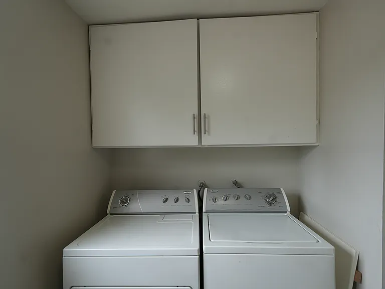457 W Sepulveda St — Photo 33