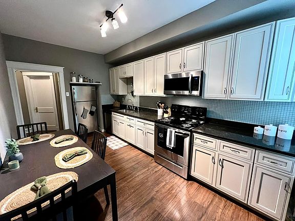 2nd image of 5201 Murdoch Ave #1