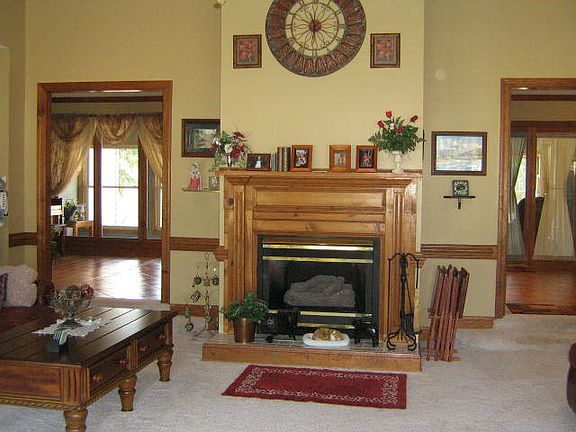 4th image of 2670 Saint John Cir