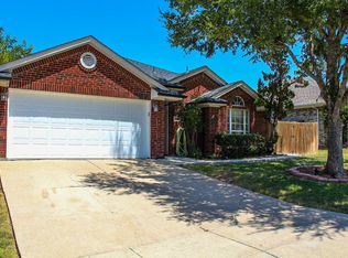 3801 Tulip Tree Dr, Fort Worth, TX 76137
