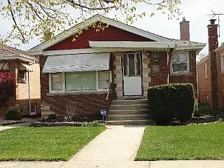 8343 S Kenneth Ave photo 1